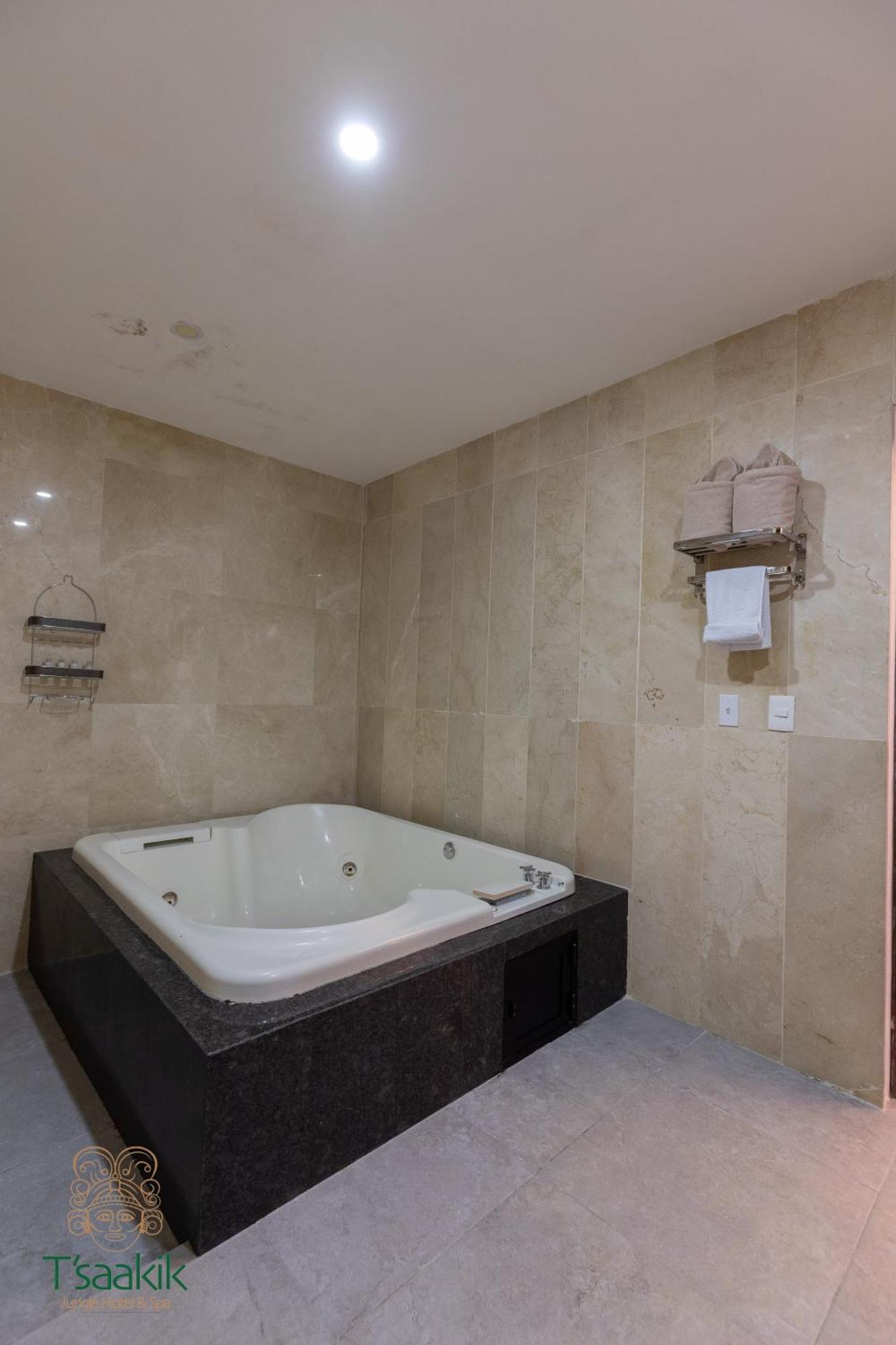 Tsaakik Jungle Hotel & Spa カンクン エクステリア 写真